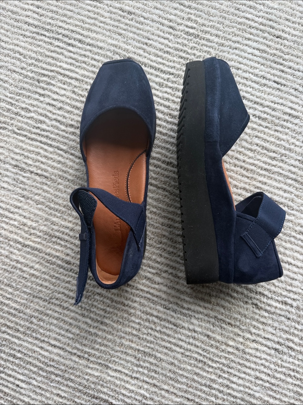 L’amour des pieds Women’s Navy Suede Platform Slingback Flats